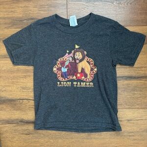 Lion Tamer Kids Graphic T-Shirt - Gray‎